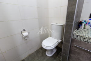 Casa 5 Amb en Liniers Baño